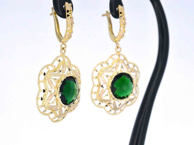 Antieke gouden oorbellen met groene edelstenen - afbeelding 5 van  10
