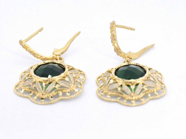 Antieke gouden oorbellen met groene edelstenen - afbeelding 8 van  10