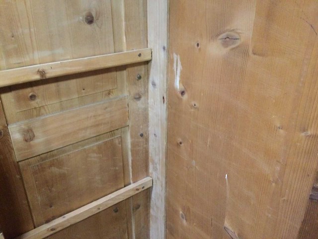 Antieke grenen kledingkast - afbeelding 6 van  7