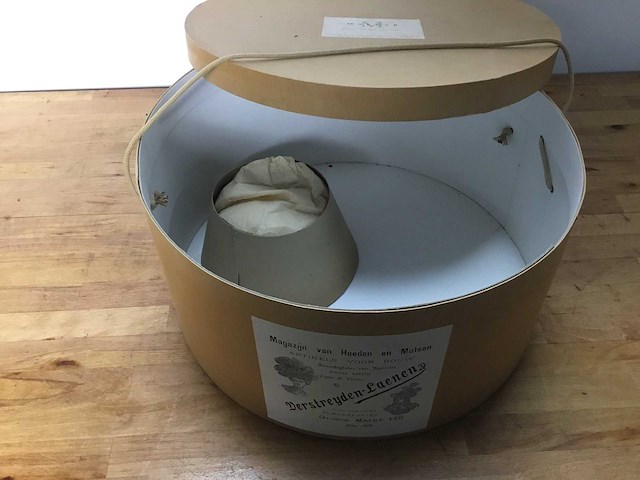 Antieke hoedendoos van de firma verstreyden-laeneng - afbeelding 4 van  4