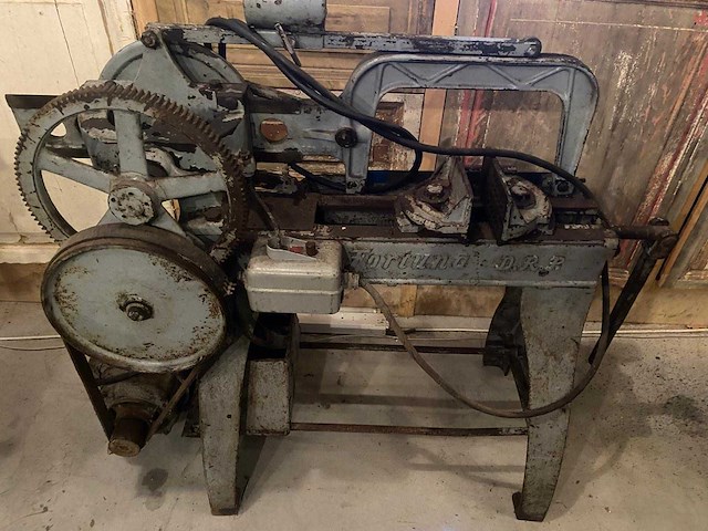 Antieke hout en metaalbewerkingsmachine (8x) - afbeelding 4 van  12