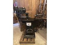 Antieke hout en metaalbewerkingsmachine (8x) - afbeelding 9 van  12