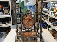 Antieke houten poppenschommel, begin 20e eeuw - afbeelding 2 van  5