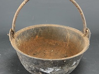 Antieke ijzeren ketel - afbeelding 1 van  5