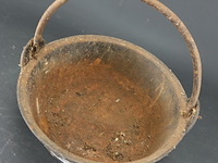 Antieke ijzeren ketel - afbeelding 3 van  5