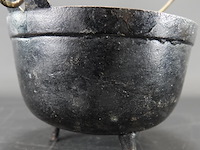 Antieke ijzeren ketel - afbeelding 4 van  5