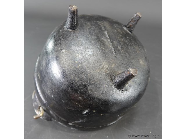 Antieke ijzeren ketel - afbeelding 5 van  5