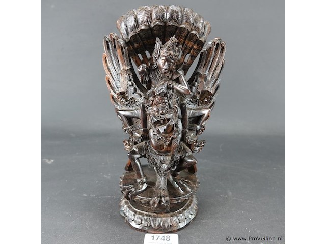 Antieke in hardhout gesneden garuda - afbeelding 1 van  5