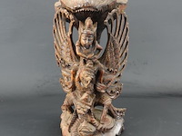 Antieke in hout gesneden indische garuda - afbeelding 1 van  5
