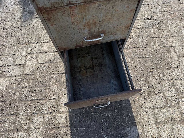 Antieke industriele opslagkast - afbeelding 2 van  12