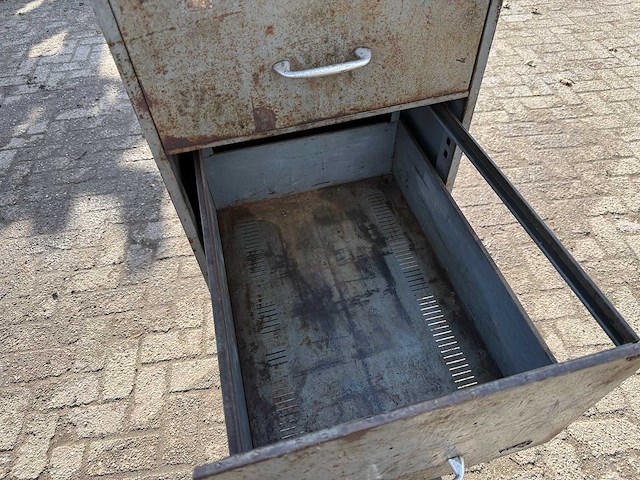 Antieke industriele opslagkast - afbeelding 11 van  12