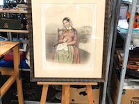 Antieke ingelijste litho of prent met de franse titel "la jeune ouvrière" en de spaanse titel "la joven oficiala" (de jonge werkster / vrouwelijke handwerksgezel).