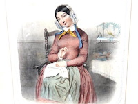 Antieke ingelijste litho of prent met de franse titel "la jeune ouvrière" en de spaanse titel "la joven oficiala" (de jonge werkster / vrouwelijke handwerksgezel). - afbeelding 3 van  5