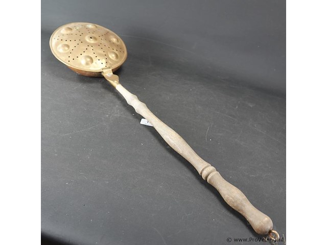 Antieke kastanjepan - afbeelding 2 van  5