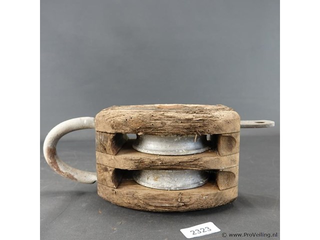 Antieke katrol - afbeelding 2 van  5