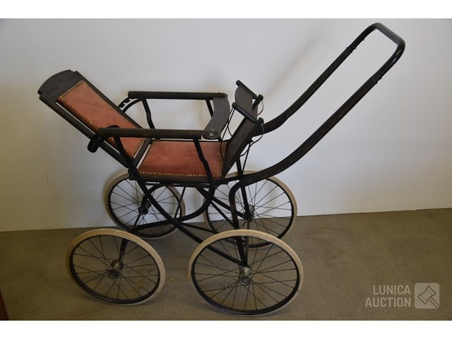 Antieke kinderwagen - afbeelding 2 van  4