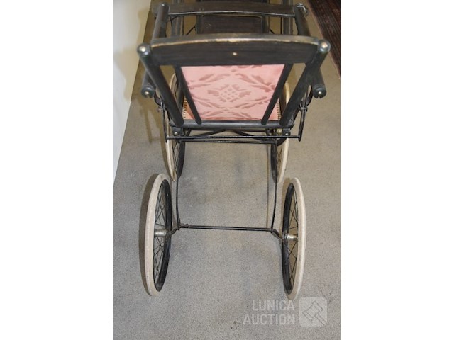 Antieke kinderwagen - afbeelding 3 van  4