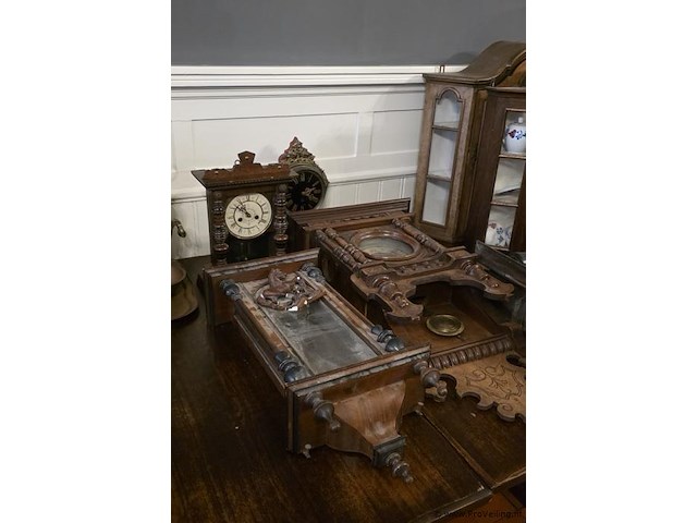 Antieke klokken, diversen - afbeelding 1 van  6