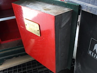 Antieke kluis met sleutel van de woude & co sneek. afmeting 57,5 x 44 cm. hoogte 77 cm. dikte deur 10 cm. z... - afbeelding 3 van  6