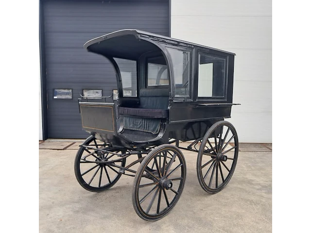 Antieke koets, kerkbrik a.j. cezar rijtuigmagazijn groningen, 1890 - afbeelding 1 van  38
