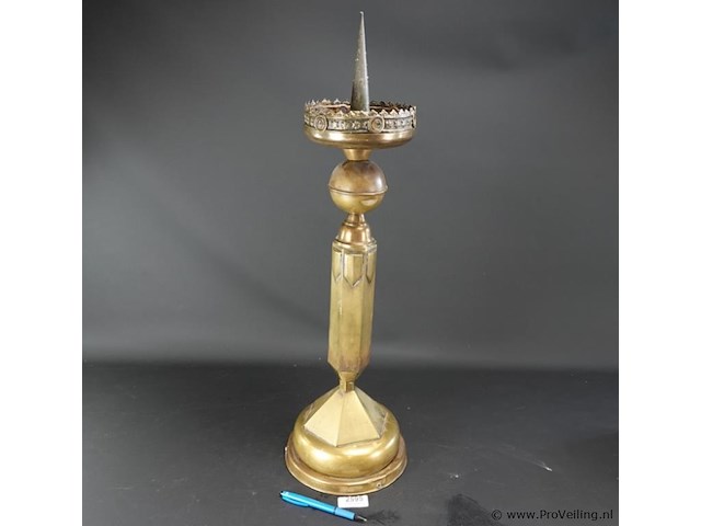 Antieke koper/bronzen kerkkandelaar - afbeelding 2 van  5