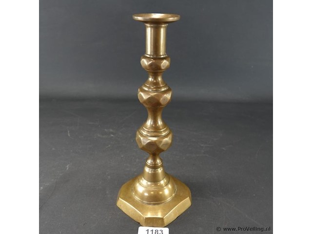 Antieke koperen king of diamondsstile engelse kandelaar - afbeelding 1 van  5