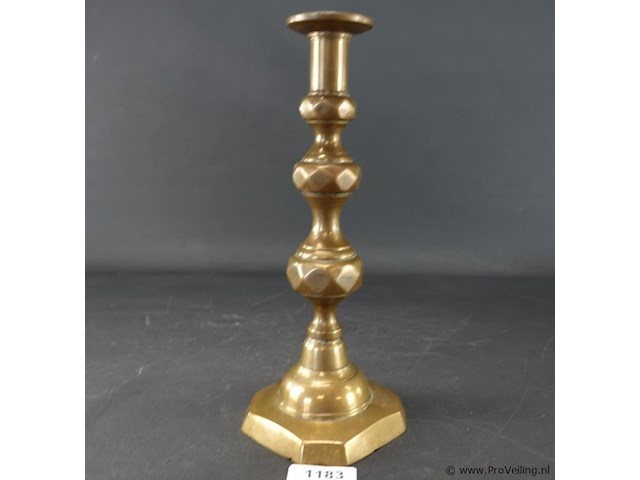 Antieke koperen king of diamondsstile engelse kandelaar - afbeelding 2 van  5