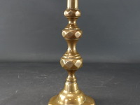 Antieke koperen king of diamondsstile engelse kandelaar - afbeelding 2 van  5