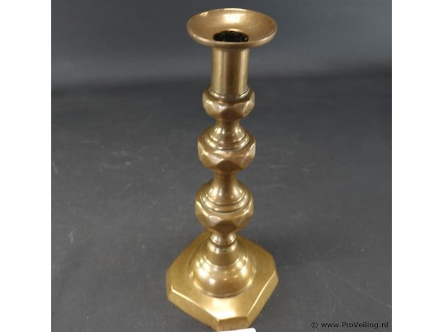 Antieke koperen king of diamondsstile engelse kandelaar - afbeelding 3 van  5