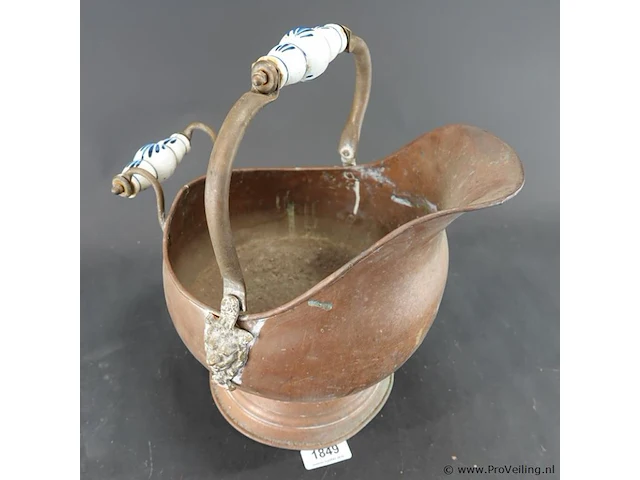 Antieke koperen kolenkit (of kolenemmer/helmpot) uit de vroege 20e eeuw - afbeelding 2 van  5