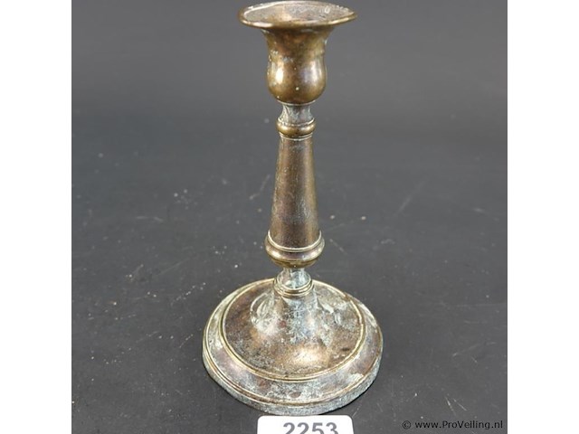Antieke koperen of bronzen kandelaar - afbeelding 1 van  5