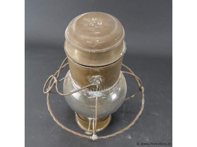 Antieke koperen scheepslamp/stormlantaarn. - afbeelding 5 van  5