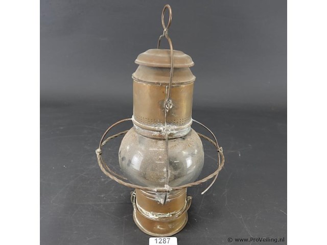 Antieke koperen scheepslamp/stormlantaarn. - afbeelding 2 van  5