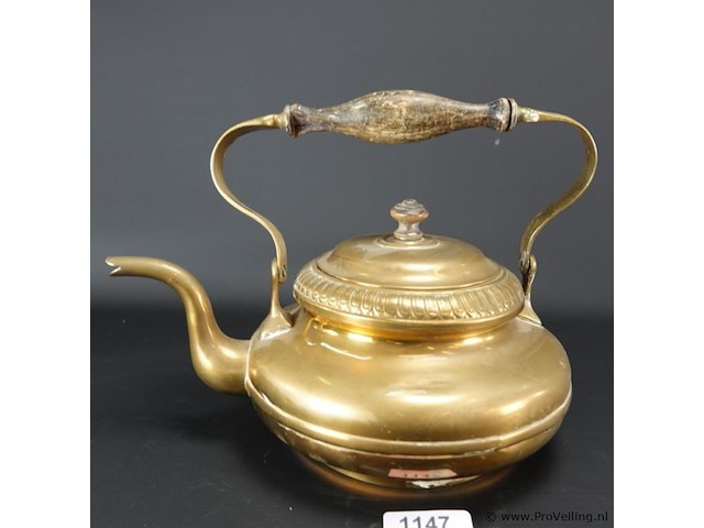 Antieke koperen theepot - afbeelding 1 van  5