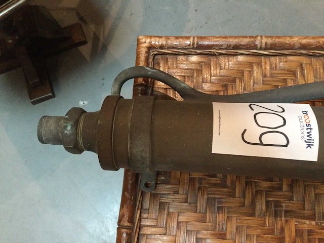 Antieke koperen waterpomp - afbeelding 3 van  3