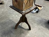 Antieke kruk met bonnenmaler - afbeelding 5 van  5