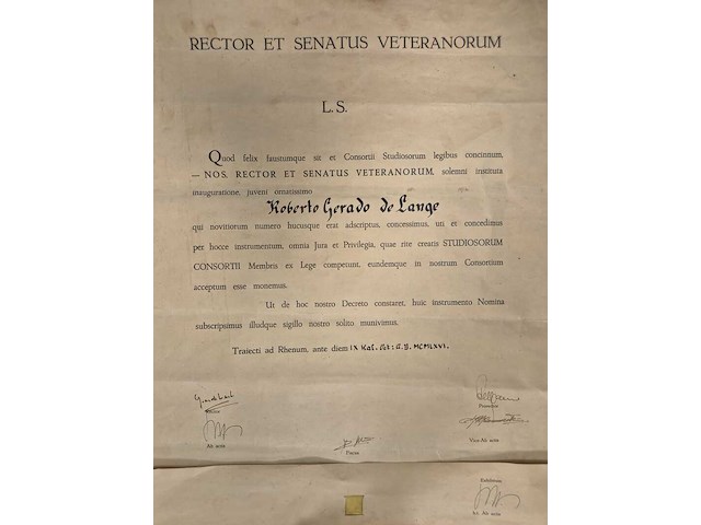 Antieke latijnse inauguratie-oorkonde utrechts studenten corps, 1926 - afbeelding 2 van  8