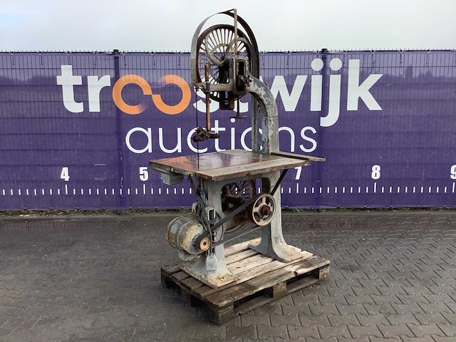 Antieke lintzaagmachine - afbeelding 1 van  6