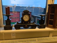 Antieke marmeren klokkenstel - afbeelding 1 van  2