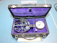 Antieke mechanische windsnelheidsmeter / anemometer in koffer. - afbeelding 1 van  2