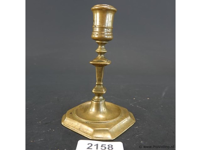 Antieke messing of bronzen kandelaar in lodewijk xiv-stijl - afbeelding 2 van  5
