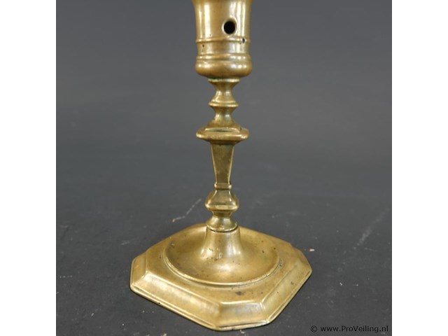Antieke messing of bronzen kandelaar in lodewijk xiv-stijl - afbeelding 4 van  5
