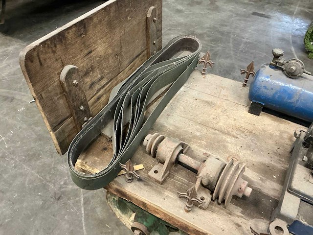 Antieke mobile werkbank - afbeelding 3 van  12