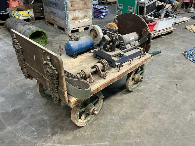 Antieke mobile werkbank - afbeelding 7 van  12