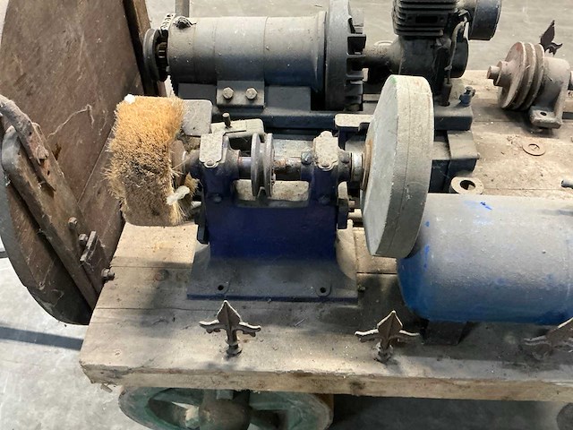 Antieke mobile werkbank - afbeelding 12 van  12