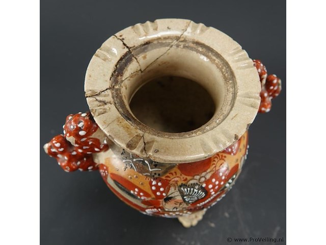 Antieke of vintage japans satsuma-stijl pot of vaas. - afbeelding 4 van  5