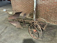Antieke paardenploeg - afbeelding 1 van  4