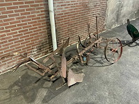 Antieke paardenploeg - afbeelding 2 van  4