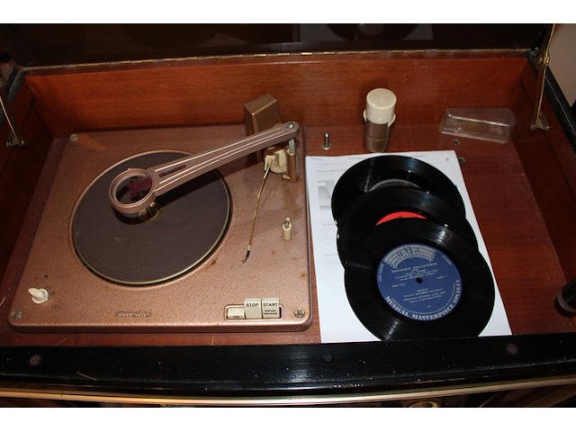 Antieke radio- / platenspelerkast philips jupiter 652. platenspeler defect werking radio onbekend. afmeting... - afbeelding 3 van  4