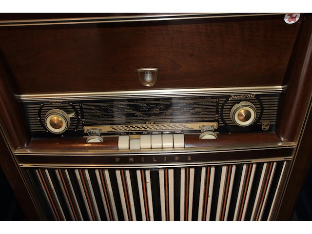 Antieke radio- / platenspelerkast philips jupiter 652. platenspeler defect werking radio onbekend. afmeting... - afbeelding 4 van  4